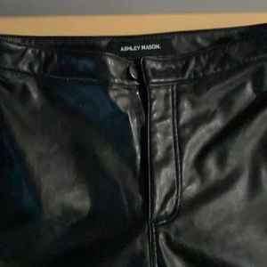 Ashley Mason Faux Leather Skinny Pants